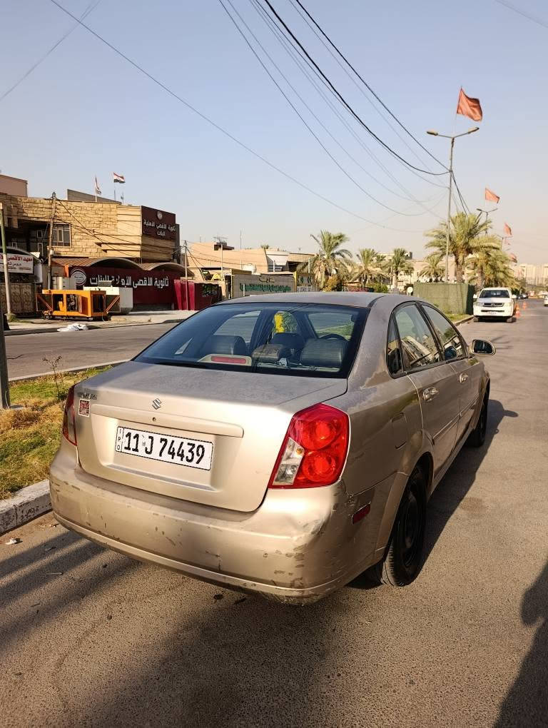 سلام عليكم
سازوكي فورنزا موديل 2007 رقم بغداد دولي جديد باسمي
محرك 2000 كير اوتوماتيك 
تبريد منضومه كامله جديده ثلج
تخم تاير جديد صدر امامي وخلفي جديد
جاهزه بدون اي نقص
سياره بلاديه ممصبوغه بدون ضربه بيها جراد 
مكاني بغداد السيديه 
سعر 50 ورقه بيها مجال قليل
للتصال ***********
او *********** بغداد, العراق
