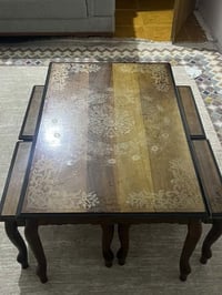 هولير • طاولة • أثاث