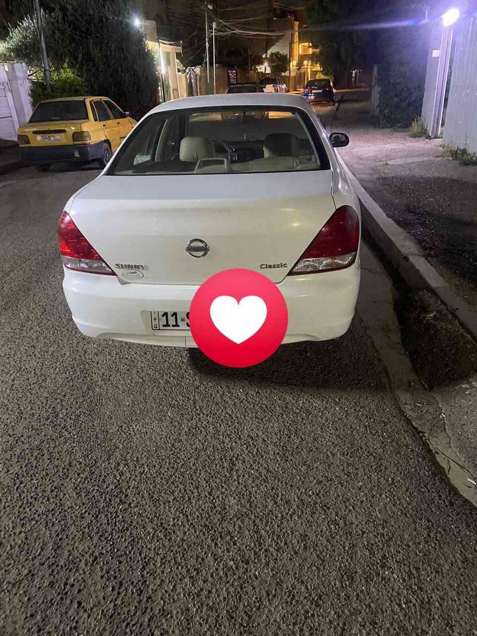 سني موديل 2010 رقم بغداد  بسمي
بيها جاملغ الأيسر  صبغ فقط.  وشخط بل باب الأيمن @ الخلفي. مكينه كير صدر كفاله مكينه قبق ابيض السعر 95 
التواصل ***********
