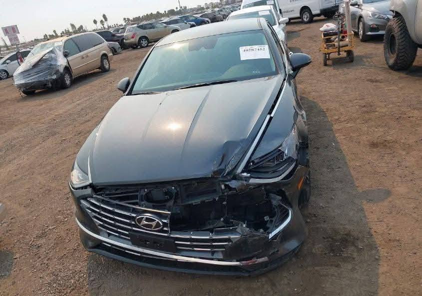 سوناتا ٢٠٢٣ هايبرد
الصور موضحه مع الحادث
 السعر ١٦٨ الي مو شراي لايبخس بسيارة غيرة
العنوان بغداد
الرقم ***********

نص مكتوب في الصور:
- 40287452