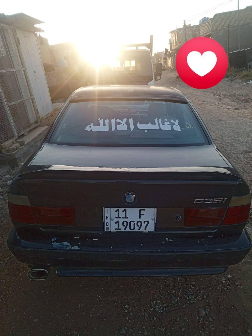 السلام عليكم بي ام البيع موديل ١٩٩١ كير عادي منطقه الحسينيه *********** السعر ٤٢ او بيهه مجال
