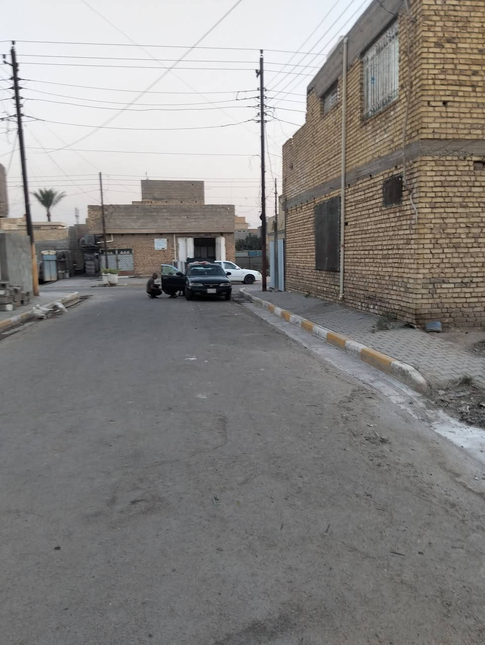 كل الخدمات موجودة مي وتبليط ومجاري وجيران محترمين بمنطقة هادئة 100 متر واجهة 5 ونزال 20 منطقة مسقط مقابل البانزين خانه جاهزه للبناء طابو صرف سعر 18 فقط 
للأستفسار مراسلة الصفحة او الاتصال على الرقم ***********
