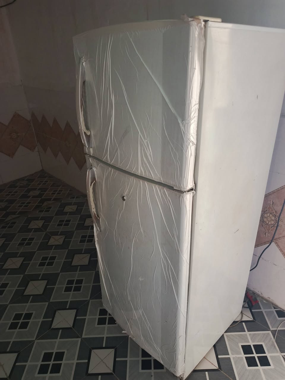 ثلاجتين • مغلفه