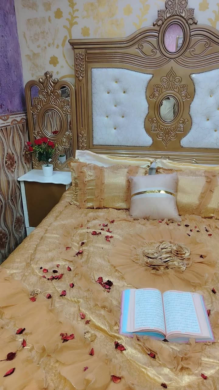 غرفة نوم ملكي 6 قطع ذهبي ابيض للبيع مستعجل - البصرة الجبيلة - ٨٠٠وبيها مجال ***********
