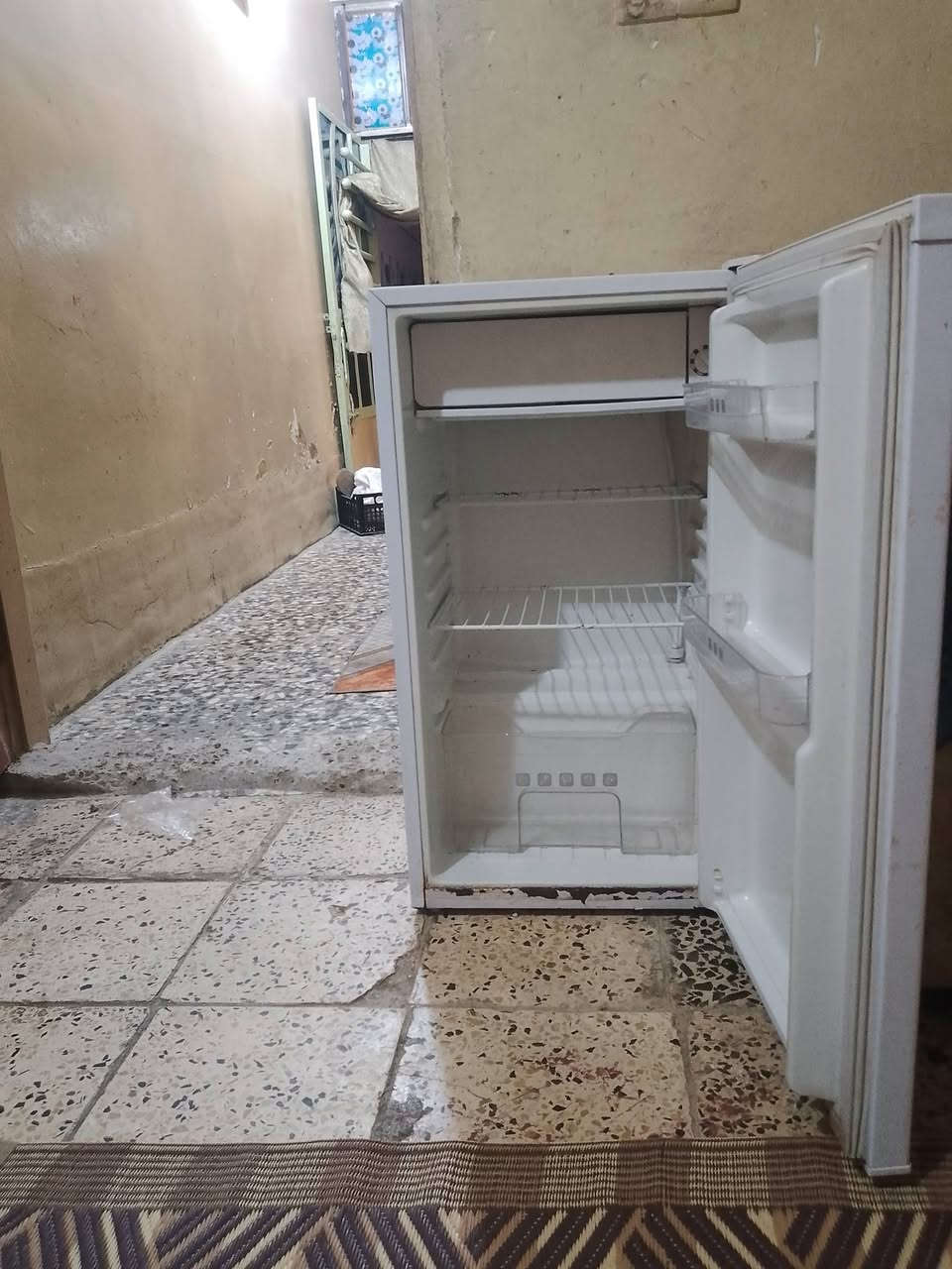 سلام عليكم ثلاجه 6قدم فول تجميد لا مصلحه ولا مفتوحه رايدها ب75 وبيها مجال قليل مكاني حي البتول ويوجد توصيل داخل الرصافه فقط ‏‪***********‬‏
