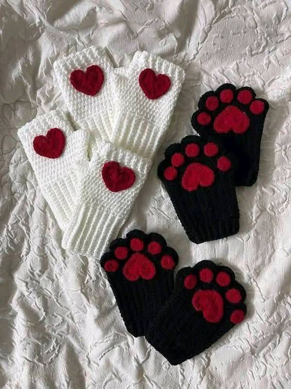 🧶✨ كفوف كروشيه ناعمة وأنيقة ✨🧶

للبنات والشابات 💕
تصميم أنيق ودافئ، ومناسب للشتاء ❄️🤍
ومزينة بتفاصيل الدانتيل والفيونكة 🎀

🧤 حياكة يدوية وبذوق حسب الطلب
🎨 ممكن تنفيذها بألوان مختلفة حسب رغبتچ
💌 للطلب والاستفسار راسلونا خاص

لا تفوتچ هالقطعة الحلوة، اختاري لونچ واطلبيها من هسه 🤍🧶

📍 النجف الأشرف
