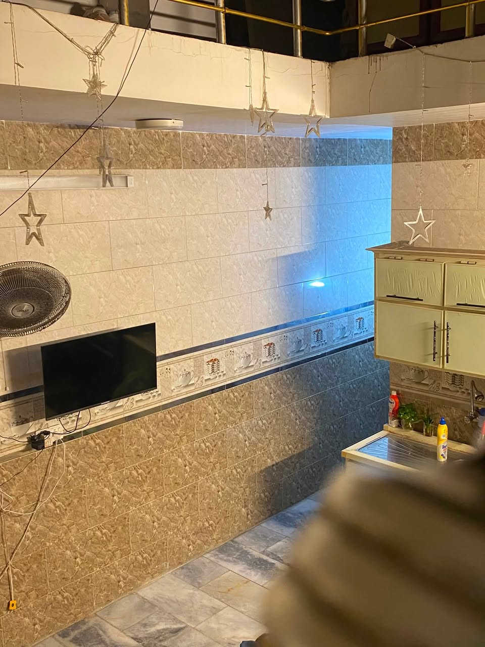 بيت للبيع ١٠٠ متر
🏠 للبيع دار سكني في بغداد الحرية
📍 الموقع: [الحرية الاولى ملحق البستان قرب العياده الشعبية محلة ٤١٨]

🏡 مساحة البناء: [١٠٠ ] متر واجهة ٥ متر 
نزال ٢٠ متر
عرض الفرع ١٣ متر

🏢 عدد الطوابق: [طابقين]

🛏️ عدد الغرف: [٣ وصالة وطبخ حولي كبير  ٣ صحيات وسطحين ]

📄 نوع السند: [طابو صرف]

الدار بحالة [جيدة] ومناسبة للسكن.وسعره مناسب بسبب بيع مستعجل

ملاحظة:[قرب المولد]

📞 للتفاصيل والتواصل صاحب الدار: [***********]

أو مراسلة خاص.
