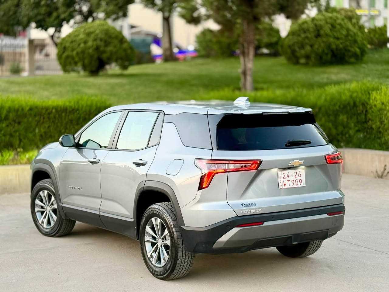 🚘 للبيع | شيفورليه أكوينوكس 2025

Chevrolet equinox LT 2025
🔹 اللون: سلفر
🔹 الممشى: 6000 ميل 
🔹 المحرك: 1.5cc turbo 

⭐ المواصفات:
✔️ أضواء زينون
✔️ بصمة أبواب + تشغيل بصمة
✔️ تشغيل عن بُعد
✔️ شاشة كبيرة مع Apple CarPlay
✔️ كاميرات + حساسات + رادارات
✔️ أوضاع قيادة ECO / NORMAL / SPORT
✔️ والعديد من الإضافات الأخرى

🔧 حالة السيارة:

✅ حادث السياره دعاميه أماميه فقط ( 3 قطع كلير امريكا جاملغين أمامي وباب السايق وتعديل بسيط براس الشاصي اليسار من امريكا)
✅ بدون أيرباك — جميع الأيرباكات أصلية ولم تفتح

🔑 رقم الشاصي:

3GNAXHEG2SL227000

💰 السعر:
18500 $
💬 قابل للتفاوض بعد المعاينة

🔢 الترقيم:
السيارة بدون رقم
يمكن ترقيمها في أربيل / دهوك / السليمانية
💵 كلفة الرقم 1500 $ على المشتري
فحص وهزه جديد وتبديل جام يوفر عليك تعب الهزه جاهزه للترقيم بنفس اليوم
📍 الموقع: أربيل
📞 ***********
واتساب / اتصال / فايبر
