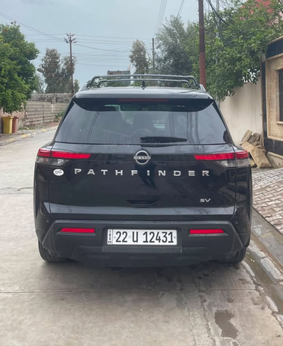 السلام عليكم    نيسان باثفايند2022 sv  🚗
السيارة نظيفة جدًا وتفحص على راحتك، استعمال شخصي، وما تحتاج شي نهائي.
حادث موضح بالصور  

🔧 المواصفات:
 • محرك 6 سلندر V6 سعة 3.5 لتر
 • القوة 280 حصان
 • گير أوتوماتيك 9 سرعات
 • دفع امامي
 • 7 وضعيات قيادة (سبورت، اقتصادي، ثلج، رمل، طين، سحب…)
🛋️ الداخلية:

 • جلد فاخر، المقاعد الأمامية مدفّأة
 • مقاعد 3 صفوف – 7 راكب 
 • شاشة وسطية كبيرة مع ملاحة
 • شاشة عدادات رقمية

 • Apple CarPlay & Android Auto
 • شحن لاسلكي
 • تشغيل بصمة
 • باب خلفي كهربائي
 • ستيرن متعدد التحكم (تدفئة )
 • تكييف قوي ثلاثي المناطق
 • نظام صوتي Bose 
‎ • رادار أمامي + تثبيت سرعة ذكي

 • نظام المحافظة على المسار
 • فرامل تلقائية أمامية وخلفية
 • مراقبة النقطة العمياء
 • تحذير التصادم
 • كاميره خلفية 

 • خزان وقود 70 لتر
 • تشغيل عن بُعد

 • نظام تحكم بالطرق الوعرة

📍 الموقع:كوكوك

📞 ***********

🔥 سيارة عائلية فخمة، قوية، وتتحمل السفر والبر، واللي يعرف الباثفايندر يعرف قيمتها
