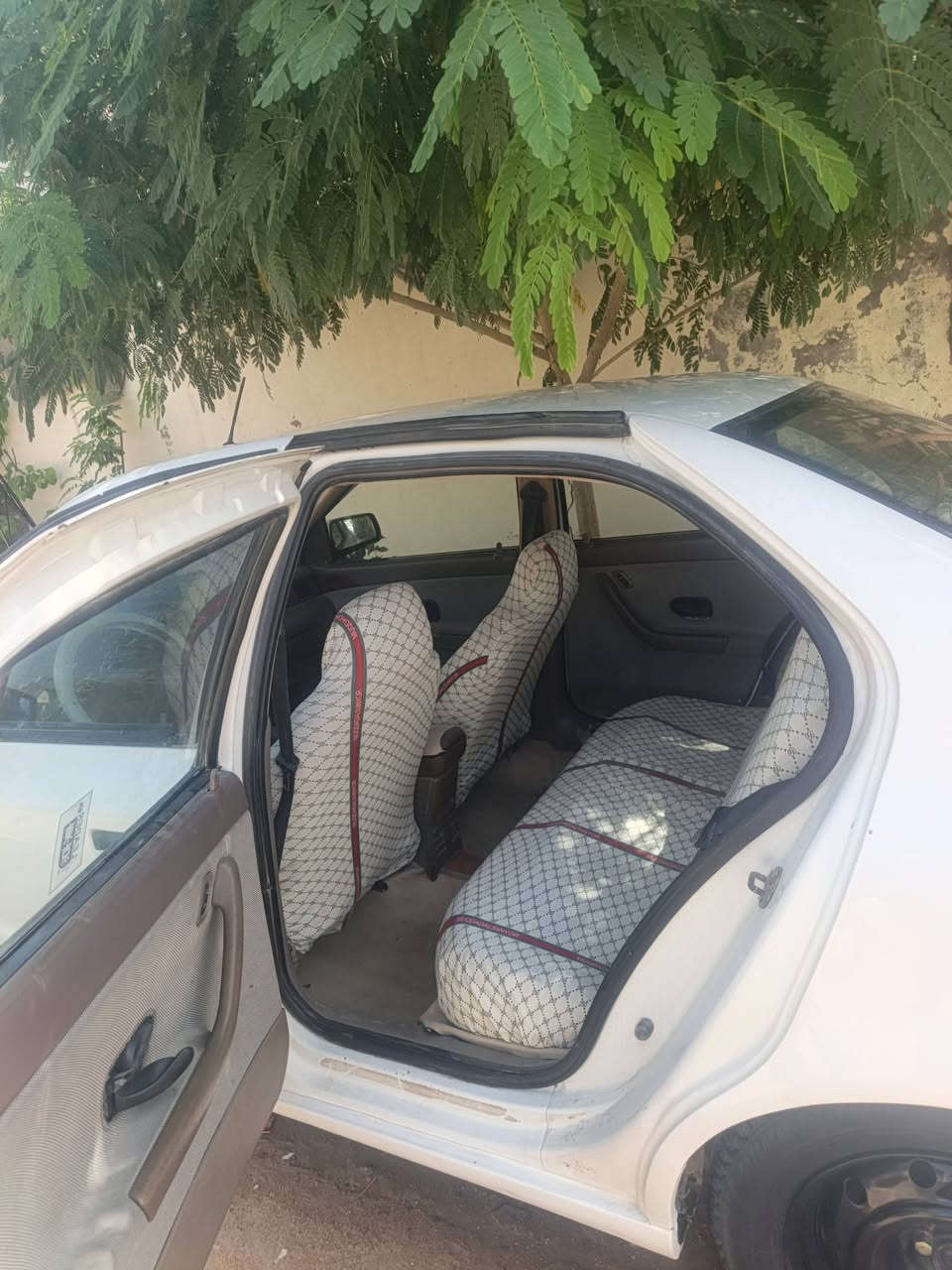 السلام عليكم سيارة سمند موديل ٢٠١١ رقم نكليزي جديد سيارة كير محرك  تبريد مكفول ثاني يوم مداور مكاني نجف شارع المطحنة السعر ٣٨بيها مجال ***********
