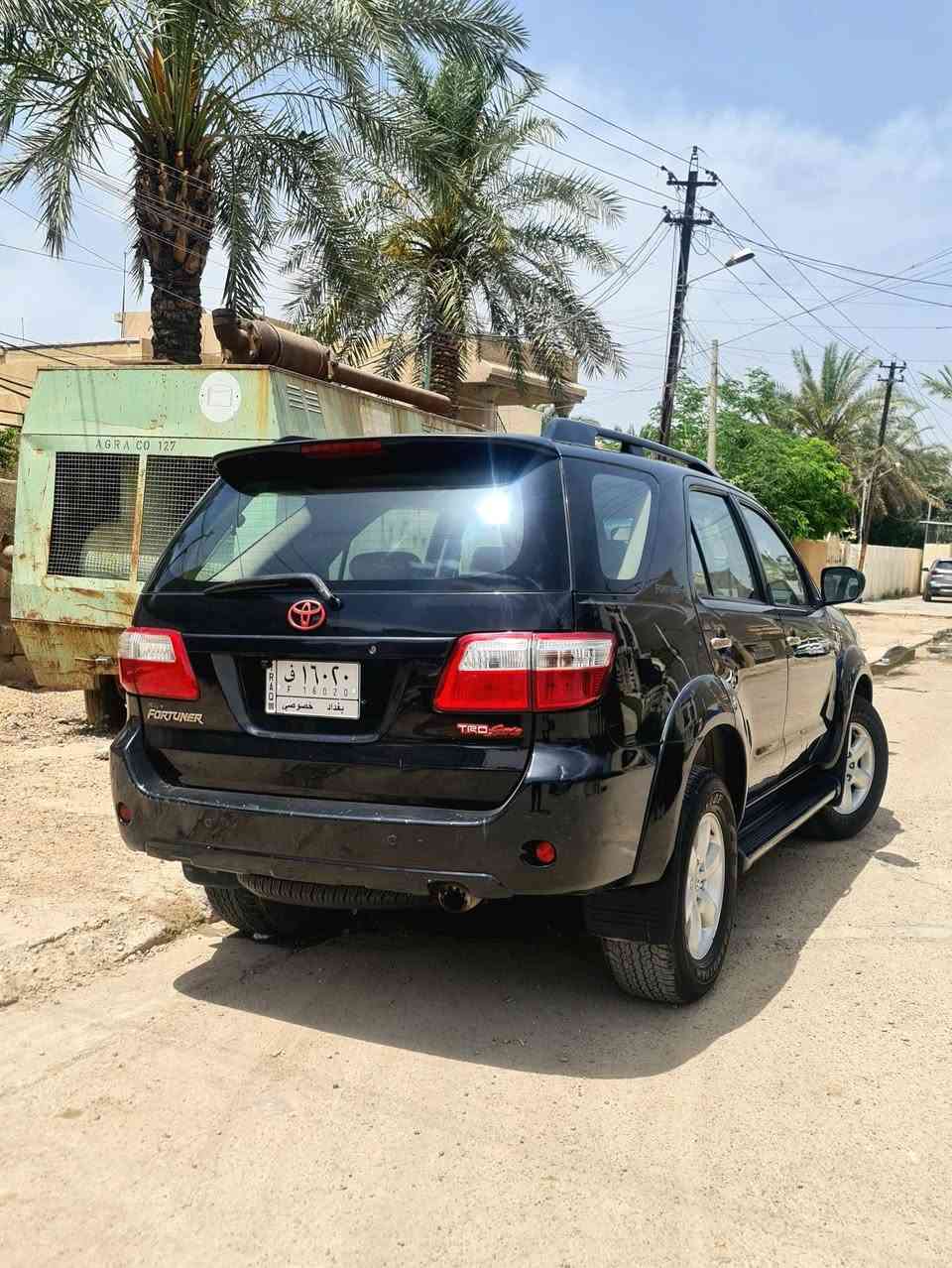 السلام عليكم
للبيع فورچنر موديل 2009 رقم بغداد مشروع وطني
ماشية 250000 كيلو متر  
محرك 2700 \ 4 سلندر محرك وگير مكفولات فورويل
بدون قطرة صبغ بيها مكانات جاردة موضحة بالصور
وبيها بارد بخشم البنيد 
وخشم الجاملغ 
 تدفئة شغالة
وتبريده ثلج❄️ ثلاث قطع
السيارة كاملة مكملة من صدر امامي وخلفي وكهربائيات
السعر 130 وبيها مجال \ مكان السيارة بغداد 
رقم التلفون ***********
