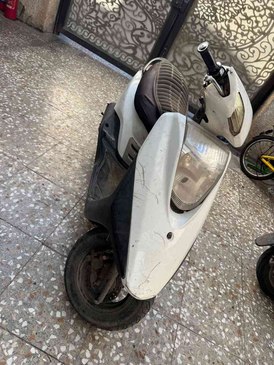 دراجه بريز 140  للبيع كابريتر مكانها بغداد 
مكينه مجفته
سعرها 350 الف 
***********
