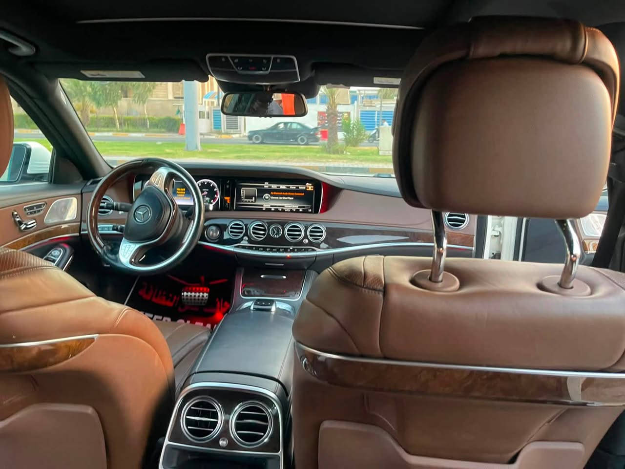مرسيدس موديل ٢٠١٥
وارد امريكا   S 550
راس الدجاجه فول مواصفات رئاسية ميحتاج احجي بالمواصفات لان معروفه
رقم بغداد
مكانه الشعب او الفحامة 
نقصه مبخره
كير مكينه فول وخير من الله
السعر ٣٦٠وبيها مجال 
الرقم ***********
