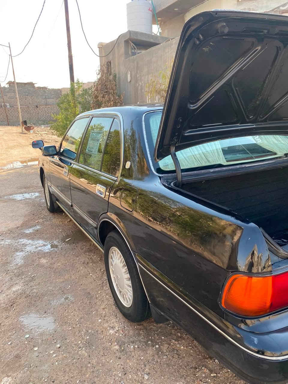 سلام عليكم سياره أرنب طويل مديل 1995 سياره مكفوله بدون كصه او نقل جثه رقم بصره جديد سنويتها 2029 راعيها موجود مكان السياره بصره حمدان رايدها ب75 وبيها مجال وهاد رقمي ***********

