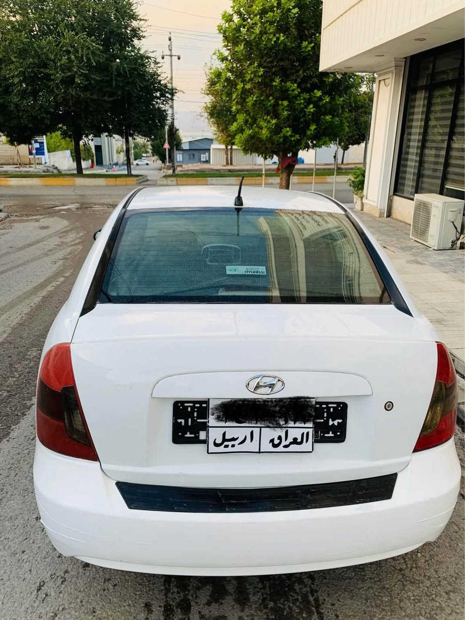 اكسنت ٢٠٠٧ • قير عادي • ابيض