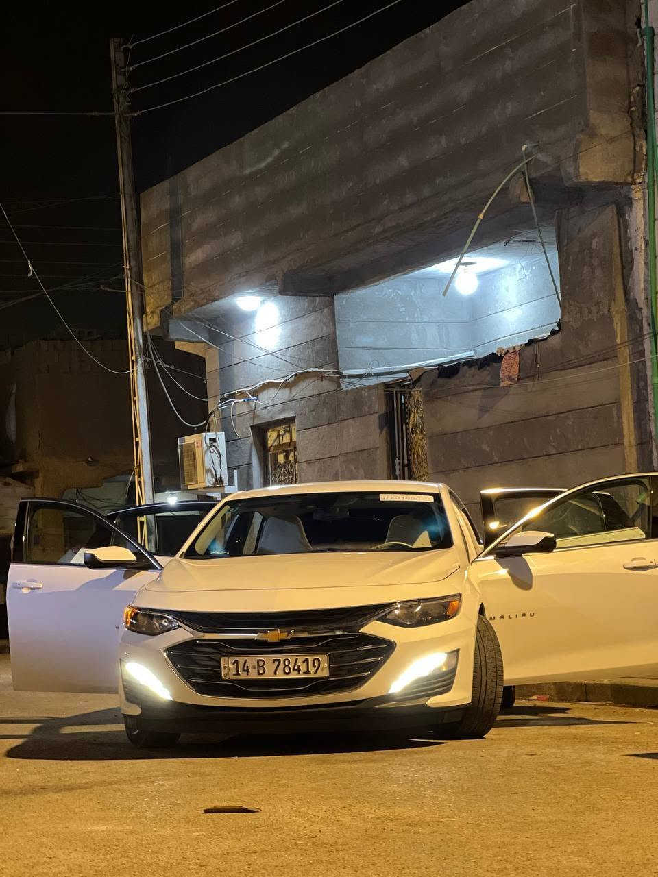 🚗 للبيع - شيفروليه ماليبو LT موديل 2024
السعر 145 وبيه مجال  بصيط 
وارد امريكي قطعه وحده تبديل 
رقم بصرة باسمي تحويل ثاني يوم 
🔧 المواصفات:
 • المحرك: 1.5 لتر تيربو (1500 CC)
 • ناقل حركة أوتوماتيك
 • فئة LT السيارة فول عدة الفتحه 
.•قفل سرعه +تحديد مسار 
 • تشغيل بصمة + دخول ذكي
 • شاشة لمس 8 إنش
 • كاميرا خلفية
•ويا كب اصلي 
 • حساسات خلفية
 • بلوتوث + USB + أبل كاربلاي / أندرويد أوتو
 • مكيف أوتوماتيك
 • جنوط ألمنيوم
 • مصابيح LED نهارية
 • أنظمة أمان: ABS + الثبات الإلكتروني + وسائد هوائية
توقف ذاتي رادارات محيطيه 

 • السيارة نظيفة جداً من الداخل والخارج 
السيارة بل كارتون وبل عافيه ع الي يأخذه
العنوان:بصره قبله 
الاستفسار :***********
