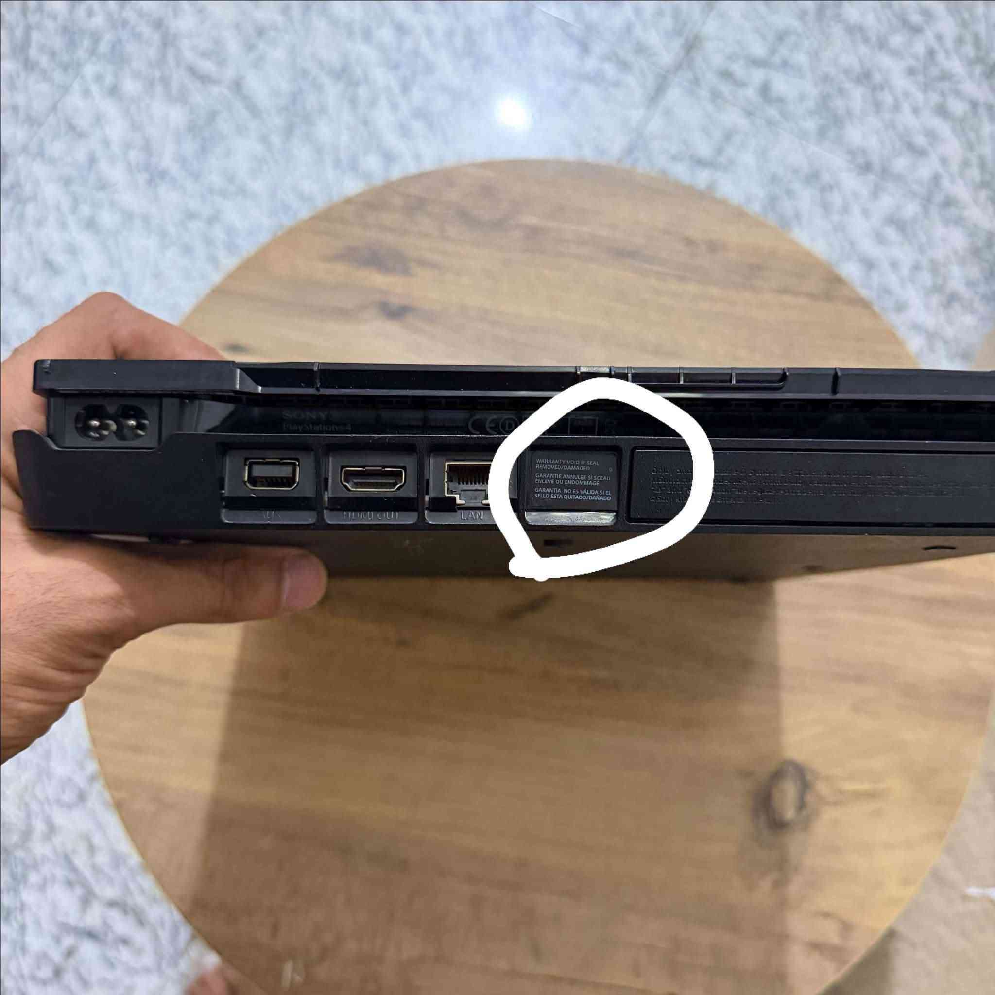 بلي فور سلم مهكر نظام 11 500 كيكا تهكيره عن طريق المتصفح يعني 10 ثواني يتهكر 
لا مفتوح ولا مصلح نظيف 
ويا خمس يدات اثنين اصليات والباقي تجاري 
ألعابه 
1-pes2021
2- Efootball 
3- Call of duty modern warfare 2 عربية
4- battlefield 5 عربية
5-قرص Gta5 

للاستفسار واتساب
***********
