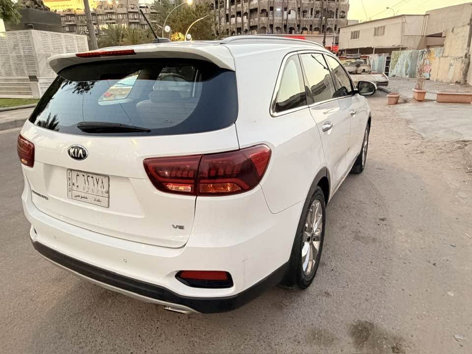 السلام عليكم سورنتو موديل 2019 خليجي 

مكينة 6 سلندر
موصفاتهة 

بصمة 

كشنات الامامية كهرباء
جنطة كهرباء
اربع وضعيات قيادة
بردات خلفية 
شاشة كبيرة بلادية 
كامرة خلفية دوارة 
حساس امامي وخلفي 
مري شفط 
بصمة ابواب 
ثلاث قطع تبريد 
سبعة راكب 

تايرات جدد وحدادية جديدة 

تبريد ثلج ما يبوخ منضومة جديده كاملة 

السيارة جديدة حتى كتلوكات شركة بية

عنواني بغداد 
السعر 217 
رقم / ***********
ملاحضة / بيه نص جاملغ صبغ الامامي بس وبارد
