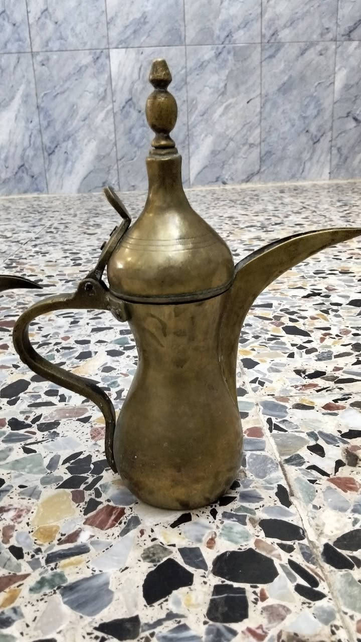السلام عليكم دلال 2 عمل ابراهيم والثانية ختم ابراهيم عنوان بغداد مدينة الصدر داخل سعر على الخاص او واتساب اخوان ماعندي توصيل ***********
