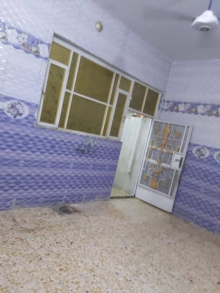 للبيع بيت طابو زراعي سند 25 الموقع سدة الجنابات مباشر ع الشارع العام
السعر 90 المساحه 100 متر مربع الواجه 10 م والنزال 10 
البيت ركن بناء طابوق لبيت كامل يحتوي على طرمه واستقبال وغرفة نوم والمطبخ ومجمع الدرج وصحيات داخليه وصحيات خارجيه وبيتونه لبيت كامل خدمات ماء كهرباء مجاري

 نهاية شارع المعهد ع اليمين 
قرب اسواق بابا اشتريلي الشراي يتصل ***********
