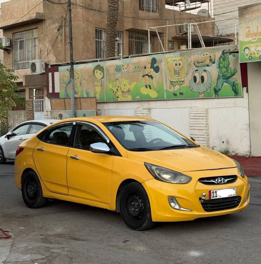 هونداي اكسنت 2013
محرك 1600 
رقم بغداد الجديد باسمي 
السعر 68 ورقه 
سنويه جديده
محرك كير ممتازات
تبريد ثلج ❄️ 
تخم تاير وباتري جديد
شاشه وكامره وحساسات 
السياره مناقصها شي 
مكاني بغداد منصور 
للاستفسار ***********
