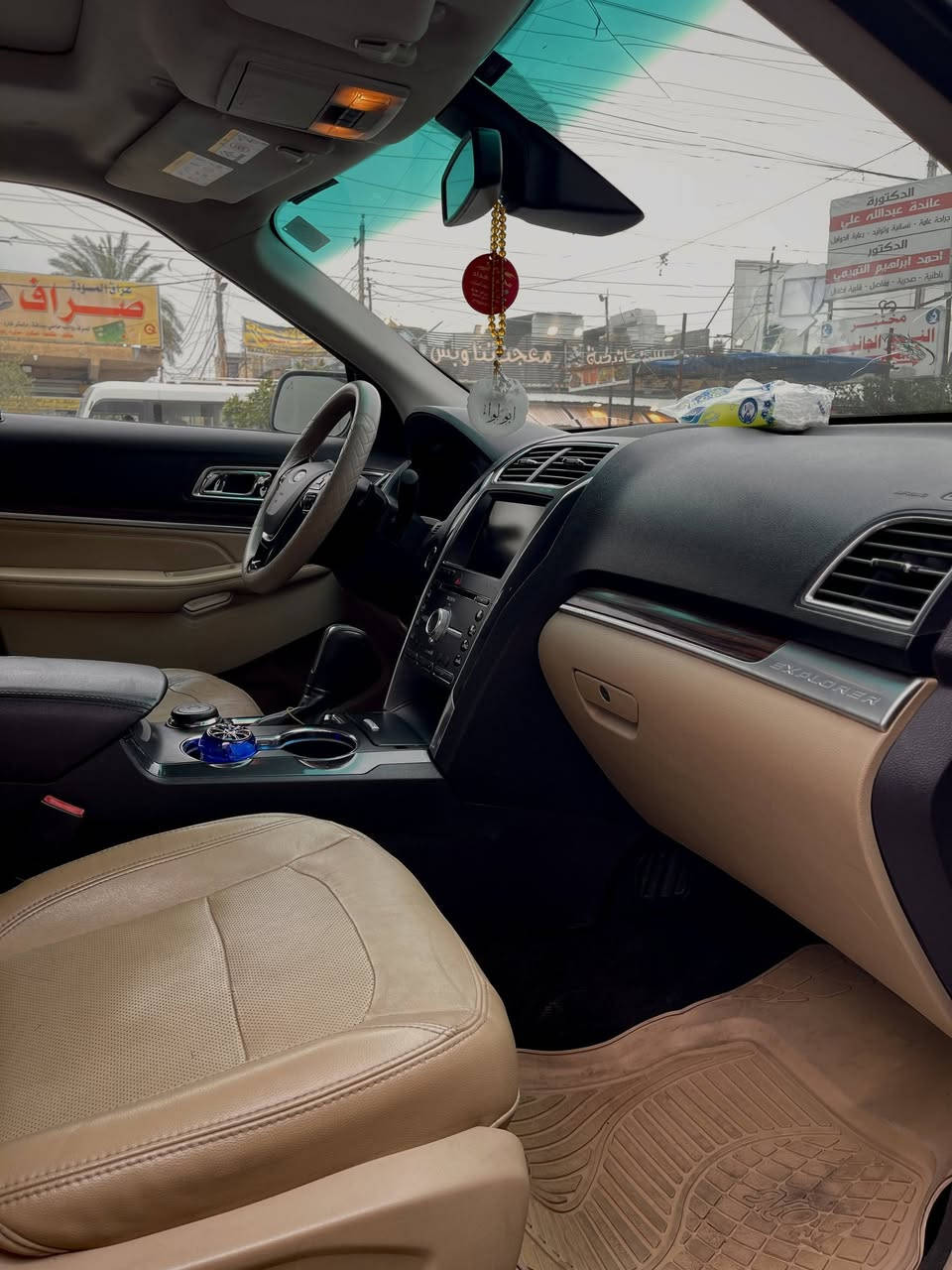 Ford Explorer lamtad خليجي
7 راكب 
محرك 6 سلندر حجم 3.5
Twin turbo 🚀
بصمة ابواب و بصمة تشغيل
رادار امامي 
مرايات قلاب 
كشنات جلد تدفية  وتبريد
تحكم ستيرين فول  
صندوق شفط وجلاق
شاشة حجم كبير  ماركة سوني
حساسات خلفية وامامي اصل 
اشاير بالمرايا الجانبية 
لايتات امامي عدسة مع بلوجكتر دعامية
كشنات الامامية فول كهرباء مع ذاكرة لكشن السائق
كود خارجي للقفل على باب السائق
سكليتر كهربائي مع تحكم ستيرن بالجهتين
سستم صوت SONY متكامل مع 8 سماعات داخلية 
تبريد ثلاث قطع امامي وسط خلفي
منافذ AUX, مع اربعة منافذ USB  مع تقنية ربط جهاز ستلايت على السيارة مع منفذ رام ذاكرة ورام خرائط GPS مع منفذ كهرباء 110فولت 
الاضائة الداخلية 12 لون 
نظام الاوامر الصوتي اثناء القيادة 

سياره فول للاخير وجديده
السيارة خليجي بدون حادث 
جنطه علبارد سبب  رجعه 
ماشية ١٠٠ كيلو
السيارة  بسمي
سنوي و رقم كلها جديد 
بعد بيها مواصفات..
بغداد

السياره فئة لمتدـ السعر ١٩٥

اتصل على الرقم ***********

نص مكتوب في الصور:
- 29 SUNDAY