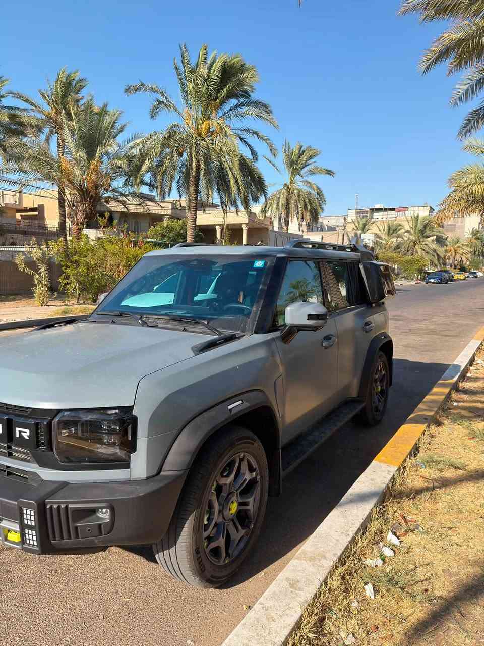 جيتور T2 (لكچري بلس) للبيع
وكالة هارلم ضمان 10 سنوات 

الموديل: 2025.

 العداد (الممشى): 18,500 كم فقط.

 اللون الخارجي: اسمنتي طافي

حالة السيارة: مكفولة كفالة عامة (من الدعامية للدعامية، بدون أي حوادث أو صبغ).

السيارة متعوب عليها ومجهزة بإضافات لحمايتها بالكامل:

مغلفة بالكامل حماية PPF طافي (ضمان لمدة 10 سنوات).

تظليل عازل حراري شفاف أصلي

درع جامة لحماية الزجاج الأمامي.

السعر : 42 مليون ونص

المكان - بغداد-السيدية 📍

رقم الهاتف : ***********
