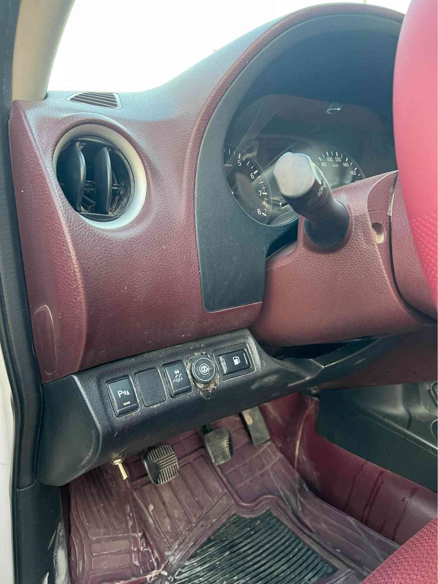NiSSAN  NAVARA SE 2017 غاز بنزين  
بس بولند تبديل شريكه 
غاز بنزين شرط
بي دعم بي ليدانً
گئر مكينه شه رت 
تحويل وكاله شه رت 
جار تا جديد  
رقم سنوي جديد
سعر فول فول مناسب
*********** أربيل, العراق
