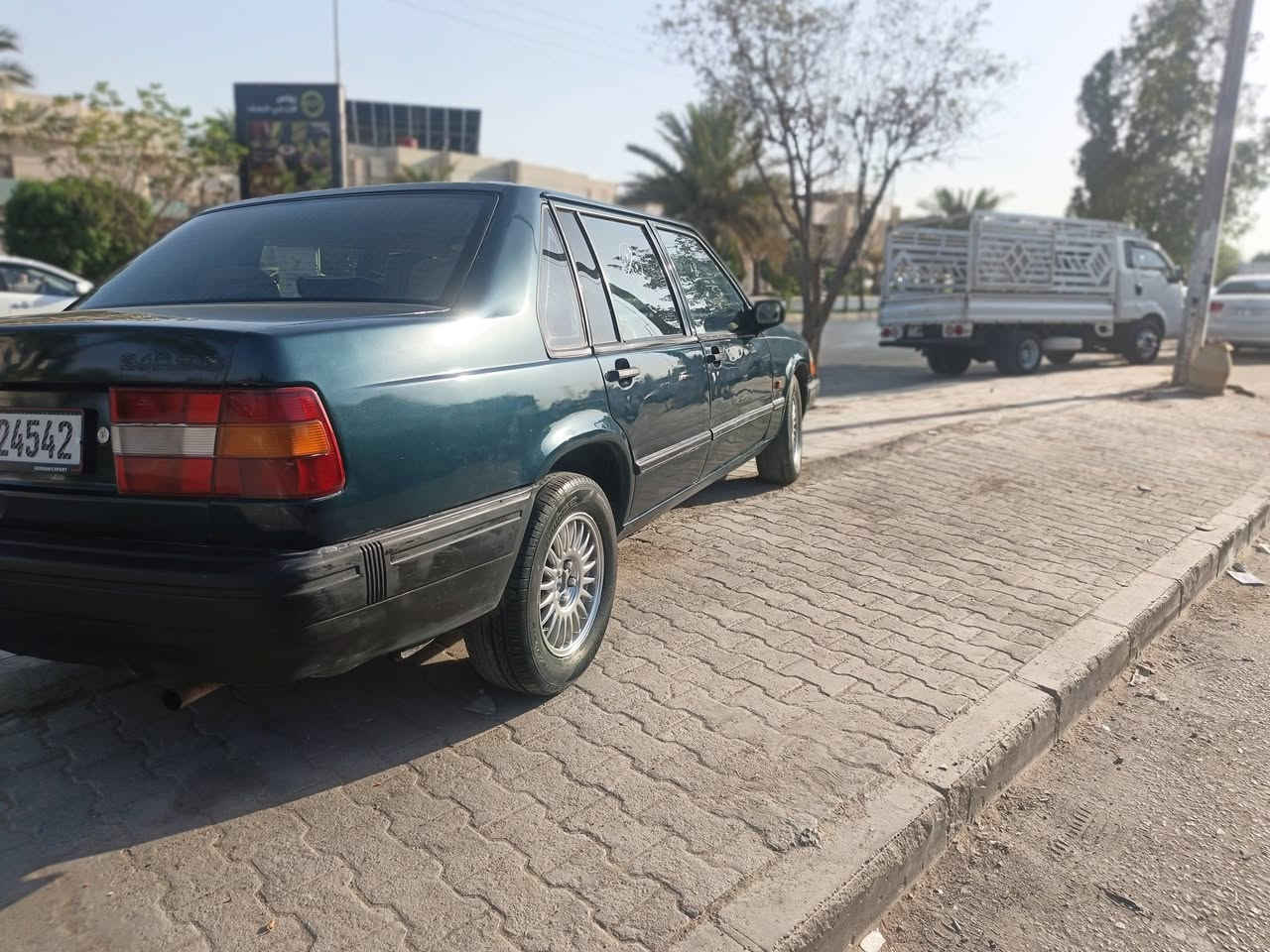 سياره فالفو 940 موديل 1993 مكينه وكير مكفول تبريد شغال حداديه جاهزه كهربائيات كله شغاله رقم بغداد انكليزي باسمي مجدد سنويه 2030 مصبوغه عام للجمالية تخم تاير بطارية جديده دوشمه تفصال بيه ارضيه جلد مكاني نجف رقمي *********** سعره 53$

