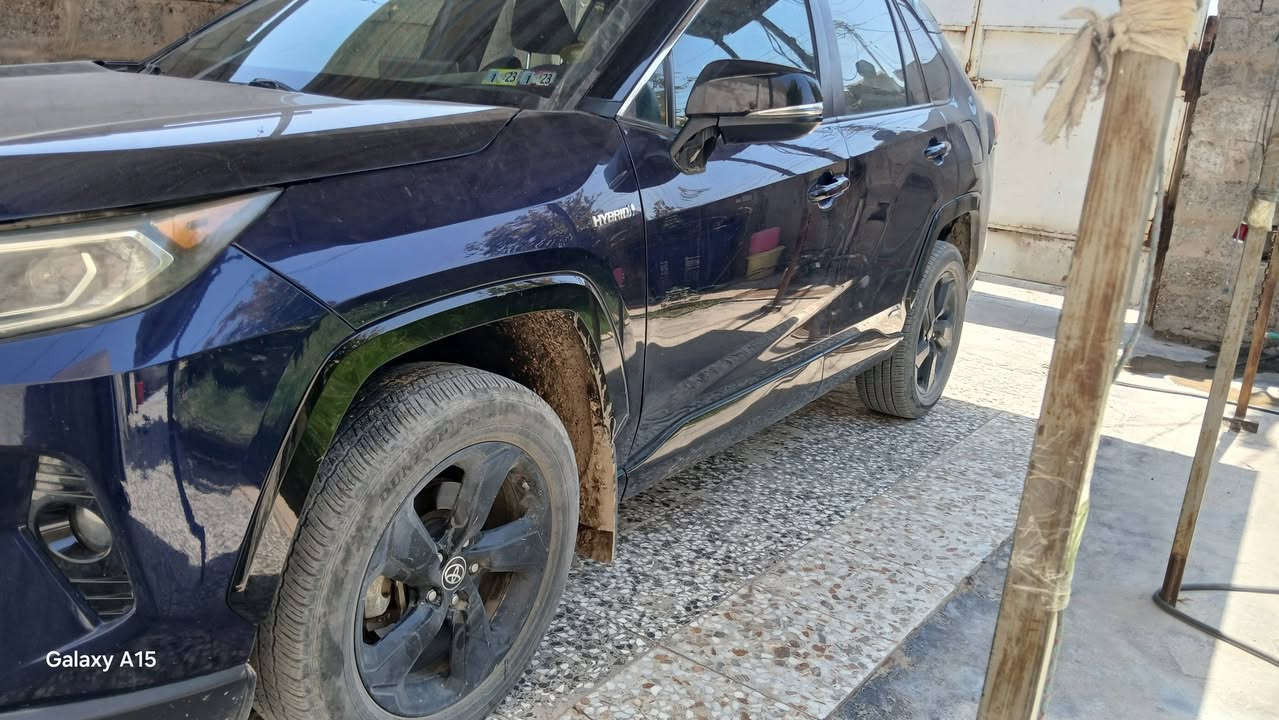 راف فور ٢٠٢١ ماشيه ٨٥ وقابله للزياده هايبرد كامل المواصفات ١٨٥ وبيه مجال للمعلومات بيه ضربه بالجاملغ الخلفي لاتصال واتساب ***********
