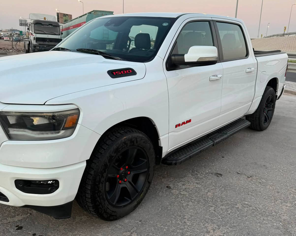 دوج رام سبورت 2022
V8
محرك 5700
كلين بدون صبغ وبدون اي حادث 
مكفول كفالة عامة
السعر 285 ورقة 
للتواصل ***********
