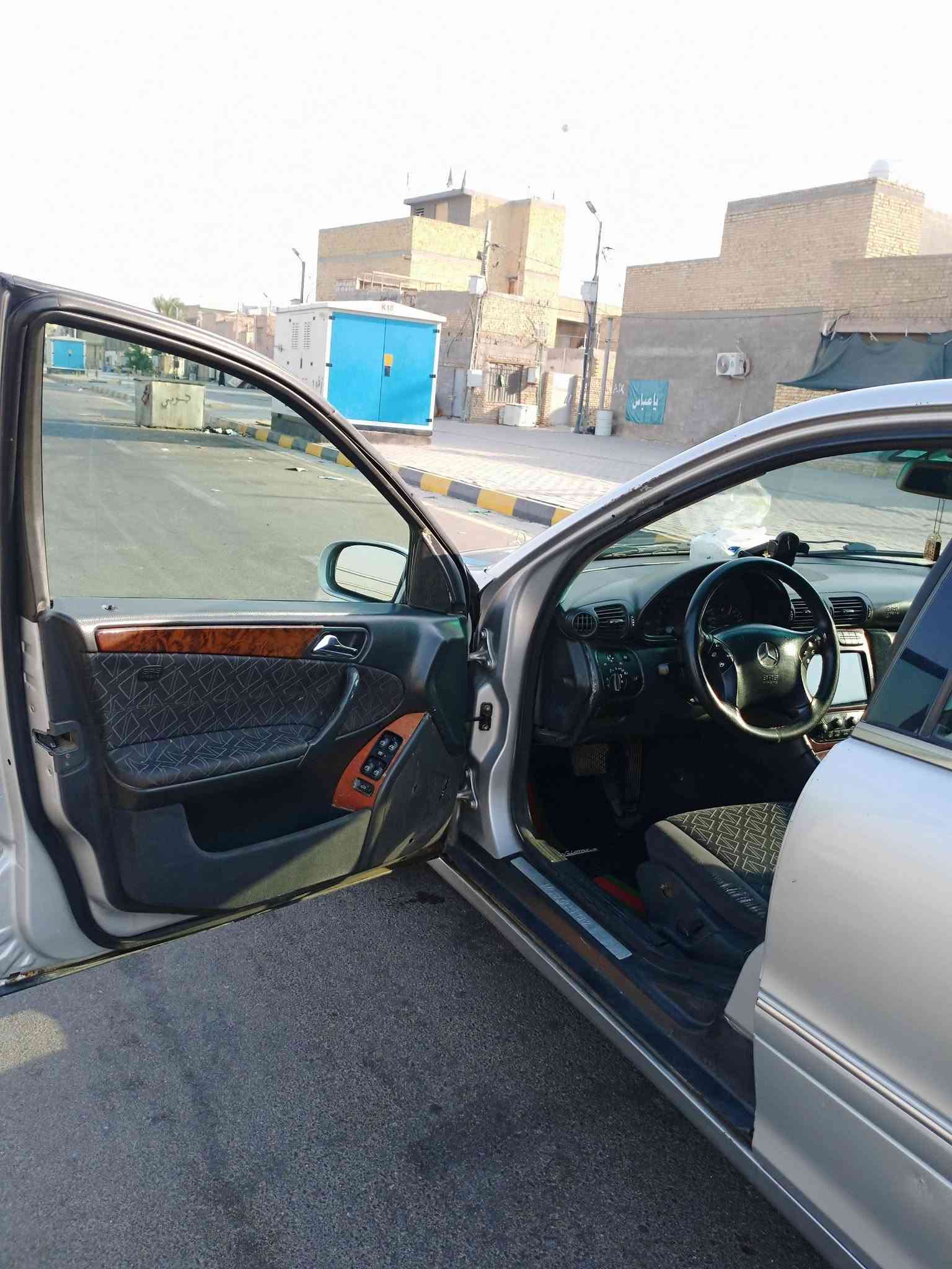 السلام عليكم مرسدس ام عيون c203. 2001
رقم سليمانية بسمي تريد تحويل تريد وكلة 

كفالة عامة  فول مواصفات 

تحكم سترين شاشة اندرويد اصلية 

تبريد ثلج 🥶 تخم تايدر  حدادية خير من الله 

مكينة كير مكفولات مكينة توربو  4 سلندر 💪 

سيارة الضربه ولا تبديل عل ابلاد

 السعر 68 بي مجال بسيط 

مكان الكوت ***********
