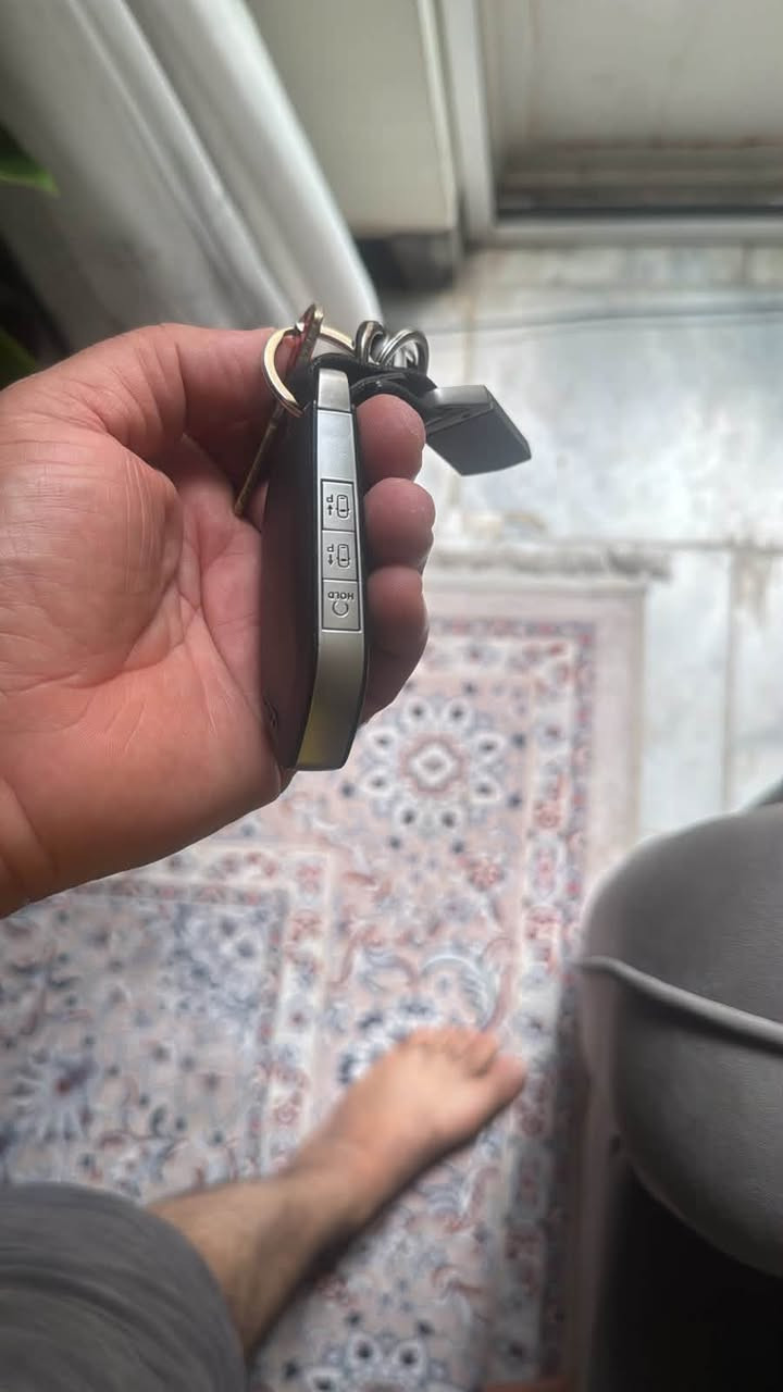 سورنتو 25 فول عدا الفتحه 4 كارات تتقدم وترجع بالريمونت مغلفه افلام حمايه ماشيه 9500 الاتصال ع ***********
