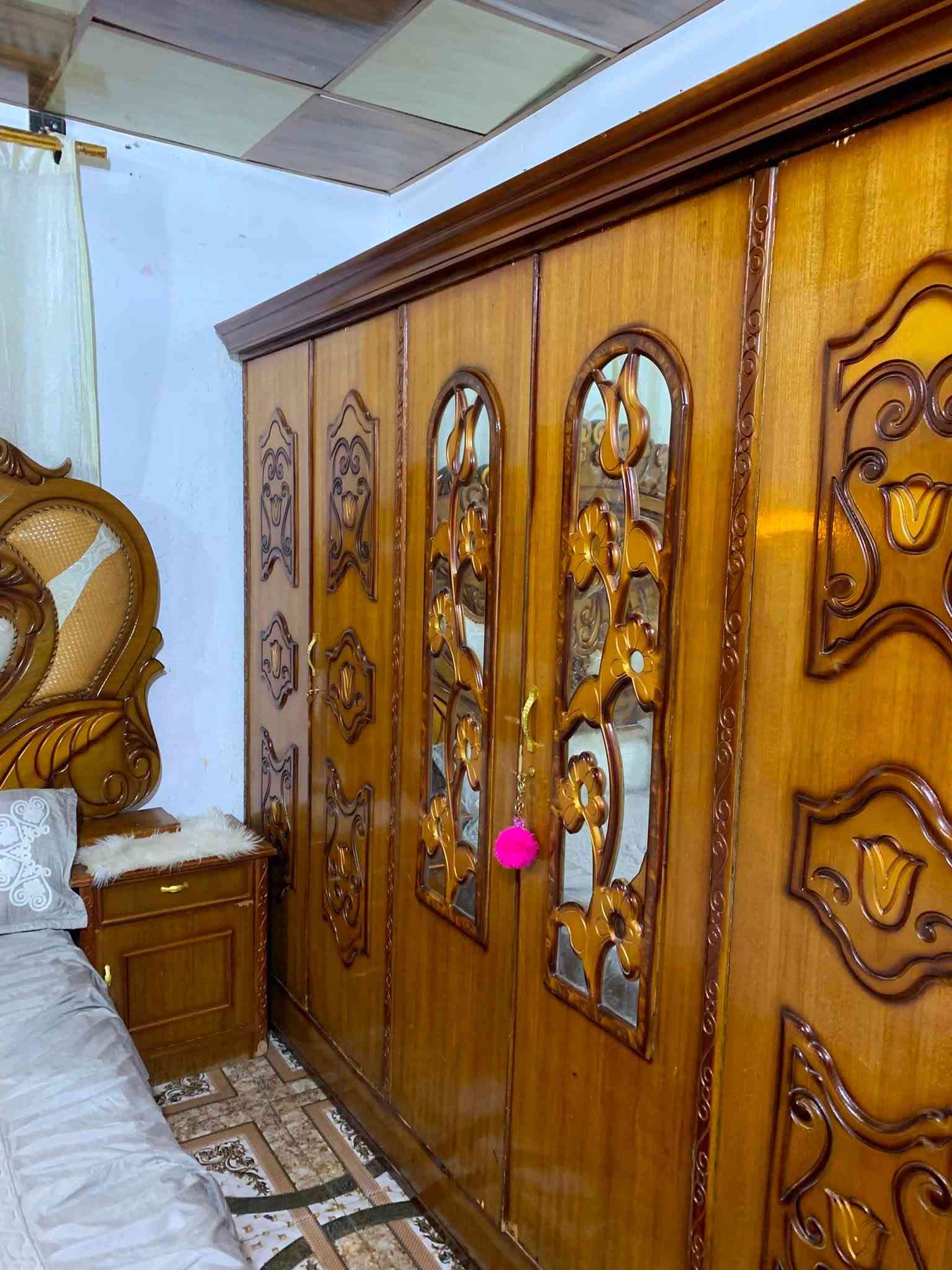 غرفه عراقي نضيفه لسعر 700 وبيه مجال لعنوان زبير ***********
