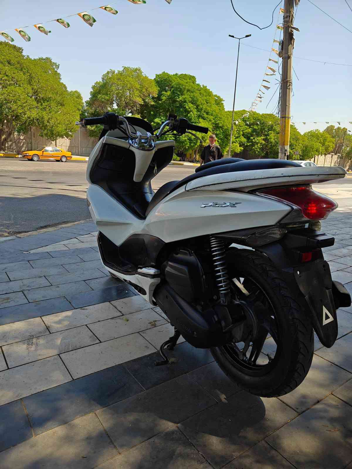 سلام عليكم....
دراجة (PSX)...(جيل الاول)  
🛵للبيع  ماشيه 8الف الفحقيقي ممتعوبه
دراجة شلعه معدل كهربائيات كلهه شغاله 
دراجة جديده  بلادية
أي نقص مابيهة دراجه مكفوله كفاله عامه بشرط علفحص اذا برغي مفتوح ترجع دراجة مال جناي 
جيب فيتر وتعال افحص مستعجل على بيعتهه السعر مليون و350
العنوان بغداد  الكرخ  الاستفسار الاتصال على الرقم 📞***********

