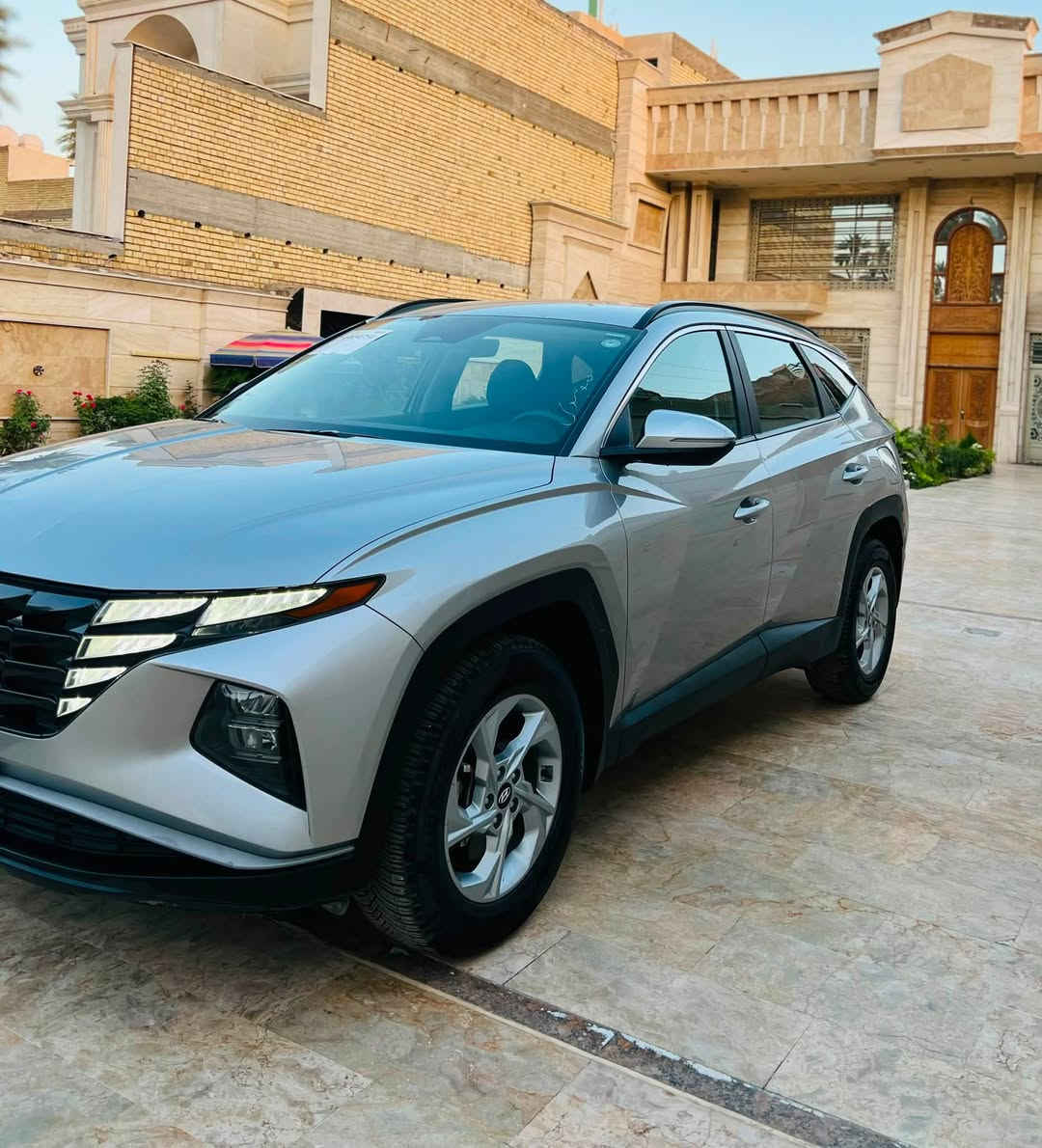 السلام عليكم 💐😎 بيع فقط 
هونداي توسان 2023 وارد امريكي 
رقم اربيل  تحويل مباشر ومضمون 
عداد المسافه 34  الف mil. على مشي امريكا 
حادثها موضح ب اسفل المنشور 
بدون ايرباك 

المواصفات 🔰
بصمه ابواب وتشغيل عن بعد ، محرك 2.5 GDi , تحكمات ستيرن ، شاشه ، كامره خلفيه ، صندوك كهرباء ، لد امامي خلفي ، كشن السائق كهرباء ، تدفئه ب الكشنات ، وضعيات   
قياده ، اوتو هولد ، سايد بريك دكمه ردارات 360 درجه 
 وبعد بيها مواصفات  

📍 مكان السياره / بغداد الكاظميه 

السعر المطلوب 175 وبيها مجال 

📞 ***********
