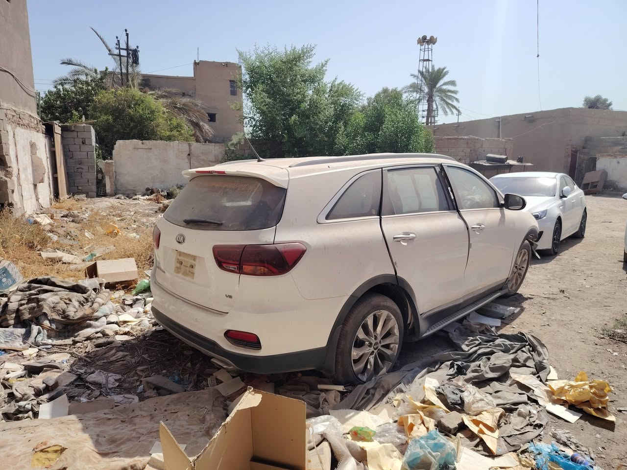 للبيع ع حادثه سورنتو ٢٠١٨ شكل ٢٠ مكان السياره بابل المسيب *********** السعر
