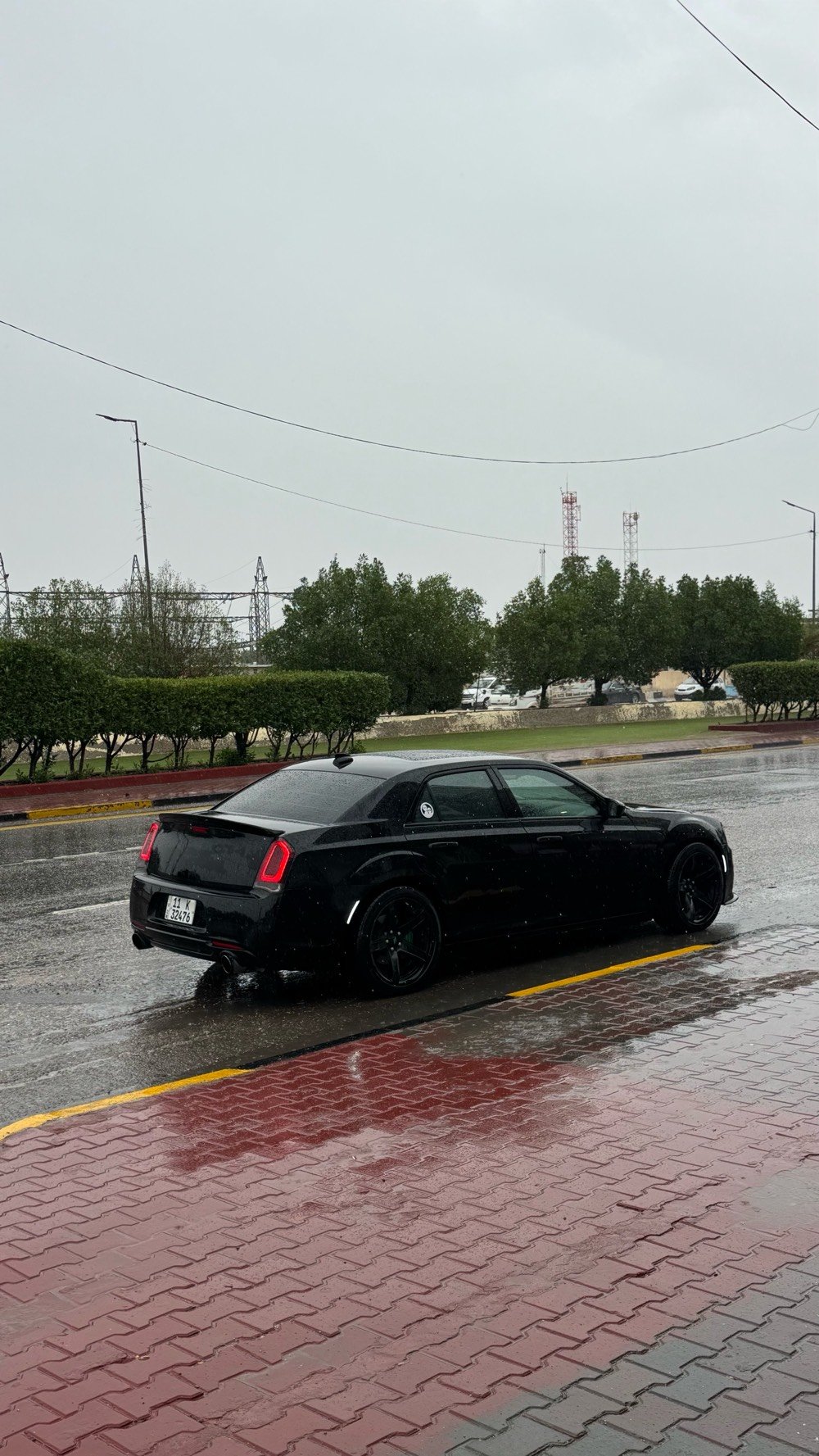اوباما 2020 V8 للبيع
***********
شنو الموديل/الفئة بالضبط؟ وهل هي 300S لو فئة ثانية؟: 
موديل 2020 V8
شكد الممشى الفعلي للسيارة؟: 
42 الف ميل
وين موقع السيارة هسه حتى ينفحصونها أو يشوفوها؟: 
البصرة
شنو السعر النهائي وهل أكو قابلية على التفاوض؟: 
بيها مجال بسيط
