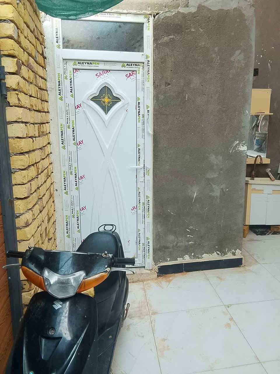 ياالله
سلام عليكم
البيت البيع طابو صرف
مساحه ((112)) متر طولاني 
البيت بناء حديث ومسلح طابقين 
طابق أول استقبال وصاله ومطبخ وغرفه نوم صحيات داخليه صحيات خارجيه
طابق ثاني نفس تصميم جوه صاله ومطبخ 
وغرفتين نوم الشيشان ثانيه 
سعر البيت ((85)) وبي مجال 
استفسار اتصل ((***********)) ((***********)) اخوكم أبو عراق....
