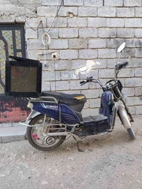 موطور شحن • بطاريات ١٠ • فيه مجال