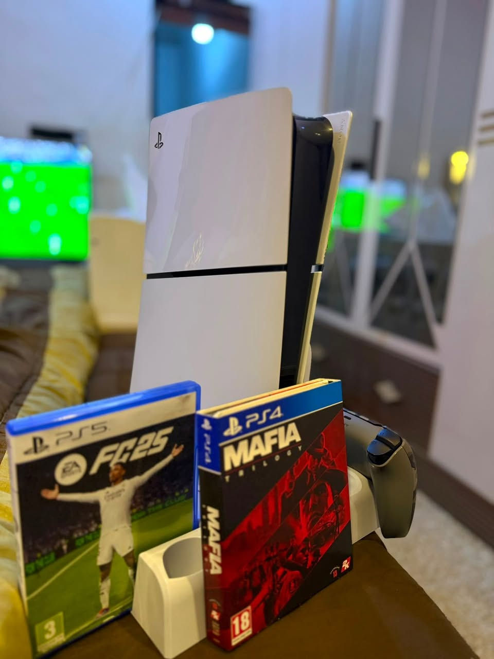 للبيع PS5 Slim إصدار أمريكي 1 تيرا

الجهاز نضيف جداً واستخدام نظيف، بدون فتح أو تصليح.

يجي وياه:

- 4 أقراص: Mafia 1 + Mafia 2 + Mafia 3 + FC25
- جوستك أصلي ويا الجهاز
- جوستك إضافي أصلي Bundle عسكري، مشتريه بـ100 ألف
- قاعدة تبريد
- شحن جوستكات
- حاملة أقراص
- جميع الكيبلات الأصلية: تشغيل، Power، HDMI

يعني الجهاز يجي  ويا جوستكين أصليات وجميع الملحقات.

السعر كامل: 875 ألف، وبية مجال بسيط 
المكان: بغداد
للاستفسار: ***********
