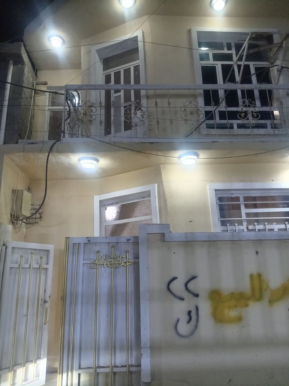 السلام عليكم بيت للبيع زراعي سند ٢٥ في الشهداء البياع خلف الحسنيه الحسن العسكري البيت ٨٥ متر قاطين وهذا رقم *********** بي واتساب

