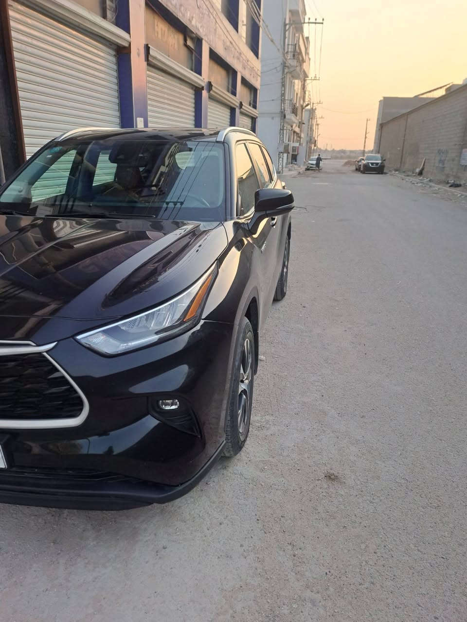 السلام عليكم
تيوتا هايلندر 2023 وارد عبداللطيف جميل
فول مواصفات GLE
2.5 هايبرد 
ماشية 33 الف كيلو
فتحة سقف
كراسي جلد + كرسي السائق كهرباء
ثلاث قطع تبريد
شاحن لاسلكي 
انارة LED بالكامل
رادار امامي تتبعي وتفاعلي 
تحديد مسار
مثبت سرعة 
مراية جانبية  بخاصية الطي الكهربائي
صندوق كهربائي
شاشة + كامره خلفية
5 ويل كب
جام اوتو بالكامل

السياره بيها جاملغ امامي مبدل باصلي نفس اللون
ورصعة معدلة بارد بالجاملغ الخلفي

سعرها 32000$ قابل للنقاش

***********
