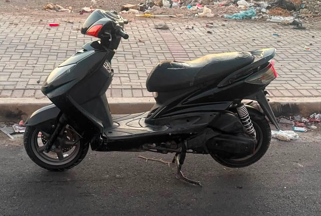 سلام عليكم سكنس فحل نوزل بلاديه 
دراجه محرك بلادي سلف جويتر كله بلاد 
كشره يخبل كدام علينك اي نقص ما بيه اوراق كامله
مكينه صوته ما تسمعه خرسه شلعه ومعدل فولل
سعره750 وبيه مجال قليل مكاني بالحسينيه مل راشديه
***********
