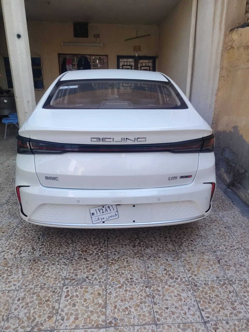السلام عليكم 
بايك u5 2026 

اللون أبيض 

بدون رقم 
 بيها بارد بصيط بالصنوك فقط 
ولباقي كفاله عامه 
محرك 1.5 لتر اقتصادية 

خزان 50 لتر

شاشة وسطية كبيرة وكاميرا خلفية

 حساسات خلفية وتحديد مسار

بصمة تشغيل عن بعد 

مرايا شفط مع إشارات وإنارة

سايد بريك كهربائي

مكان السيارة بغداد 

السعر  15 وبيها مجال بصيط 
***********
