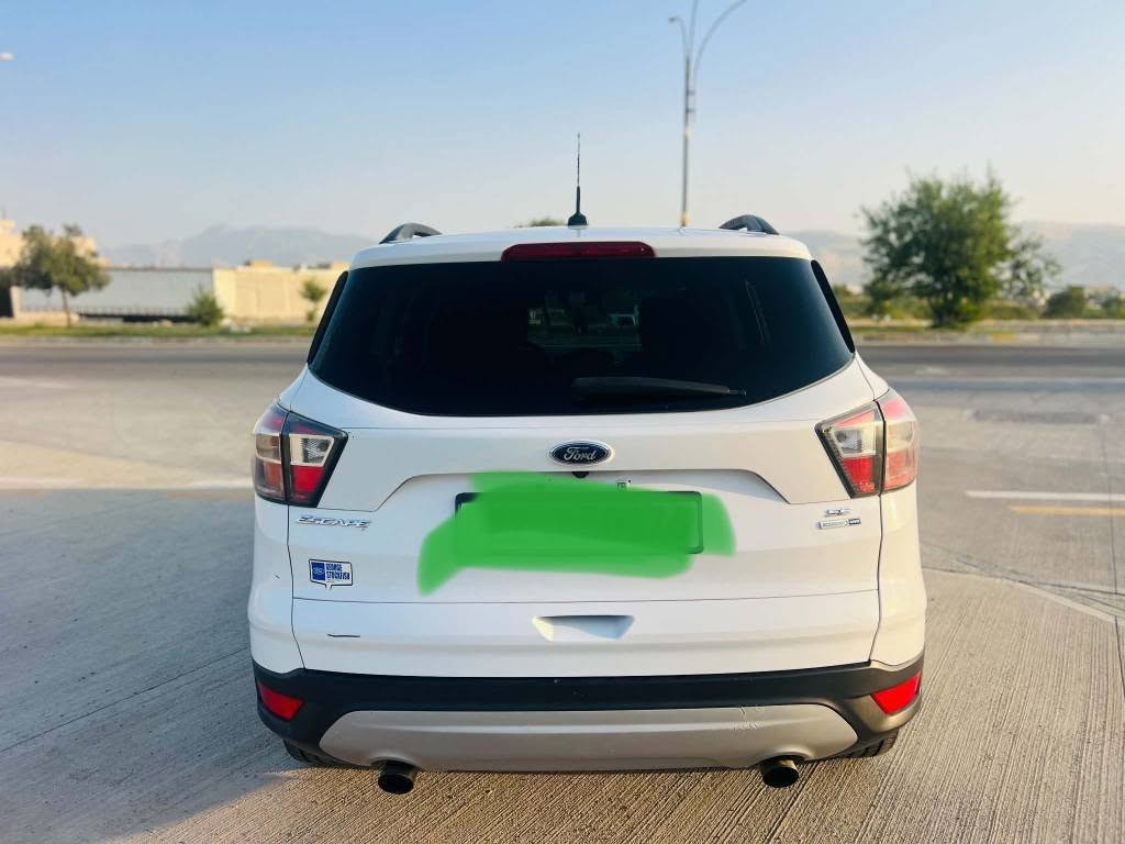 فۆرد ئیسکەیپ    ford escape
 مۆدێل ٢٠١٧
مەکینە ١.٥ مرغوب 
مواسەفات se
 جەمەلاغ و بۆنیت بۆیاخ یەک پەڵە کارت کاری هەیە
ماڵی دۆستەو زۆر پاکە
تەنها ١٠٤ هەزار رۆیشتووە سەنەوەی نوێیە
نرخی ٨٨ گەڵاو کەمێک مەجال
ژ.مۆبایل /***********
ئەگەر کریار نیت بێزارمان مەکە بشدار, السليمانية

