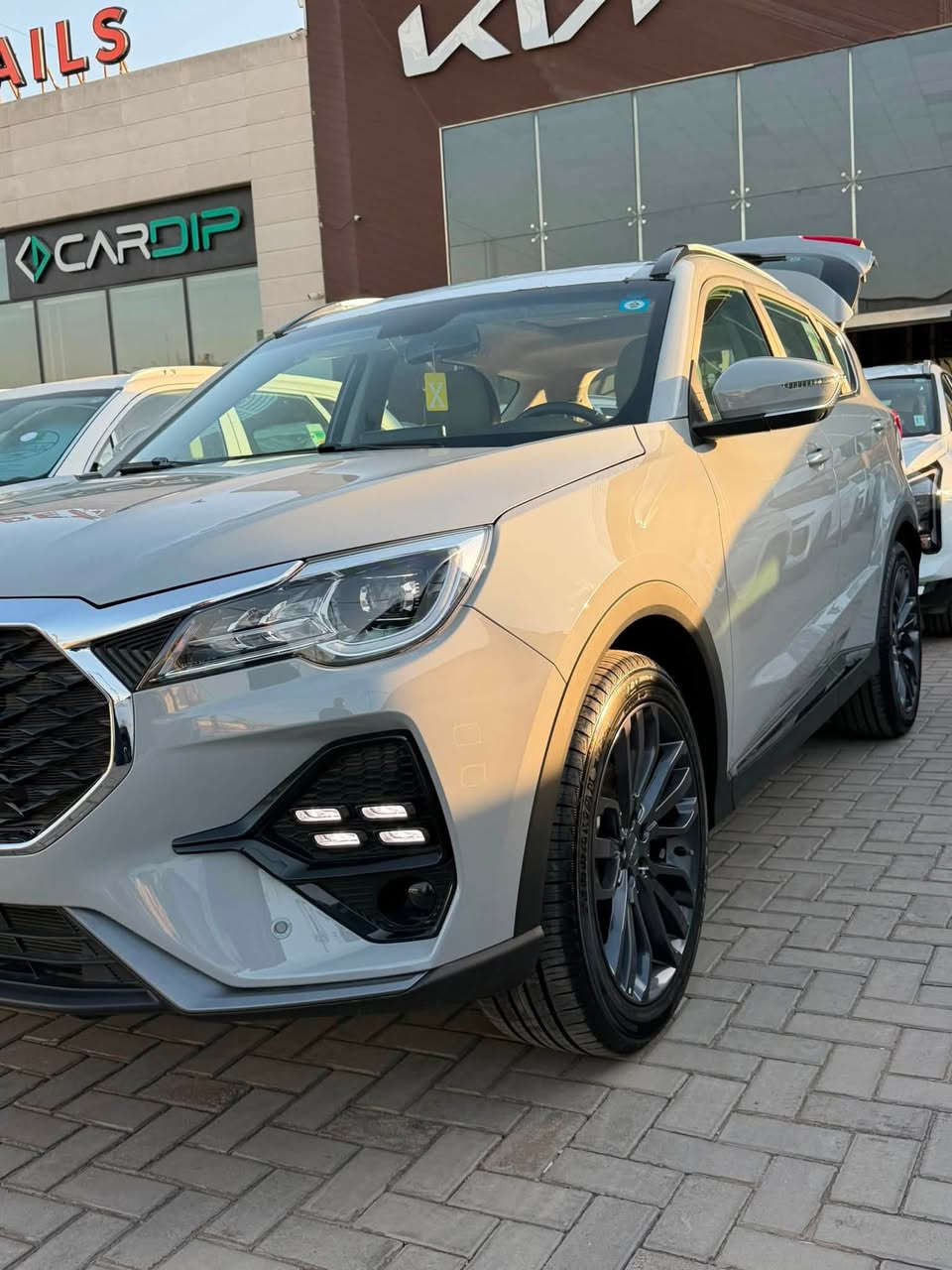 🚗 للبيع | جيتور X70 موديل 2027 🔥

✨ مستخدمة كأنها زيرو
🛣️ الممشى: 1,600 كم فقط
🌍 وارد خليجي
🎨 اللون: أسمنتي

💰 السعر: 26,500,000 دينار عراقي

⭐ المواصفات:

🔹 محرك 1.5 لتر تيربو
🔹 ناقل حركة أوتوماتيك
🔹 شاشة لمس كبيرة
🔹 Apple CarPlay + Android Auto
🔹 بلوتوث
🔹 كاميرات 360° + كاميرا خلفية
🔹 حساسات أمامية وخلفية
🔹 شاحن لاسلكي
🔹 دخول ذكي + تشغيل بصمة
🔹 مثبت سرعة
🔹 شاشة عدادات رقمية
🔹 إضاءة LED أمامية وخلفية
🔹 مقاعد جلد فاخرة
🛡️ ضمان شركة هارلم

📍 العنوان: بغداد – معارض النهضة

📞 للاتصال: ***********

🔥 سيارة نظيفة جداً وممشاها قليل — جاهزة للفحص والشراء
