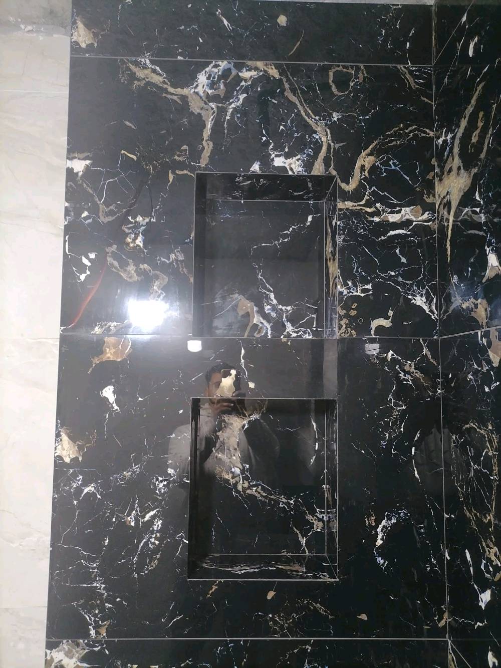 خلفه مصري سيراميك بورسلين بايات جداري وارضيه شغل درجه اولي متواجد في بغداد***********