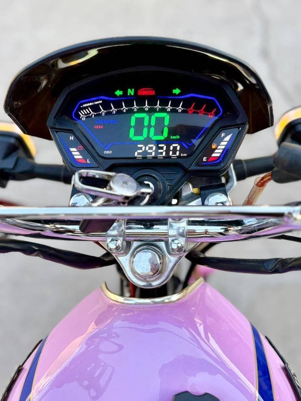 متاح
دراجه سيفان شمالي
محرك 200
 السعر 750 بيه مجال
*********** بي وتساب
