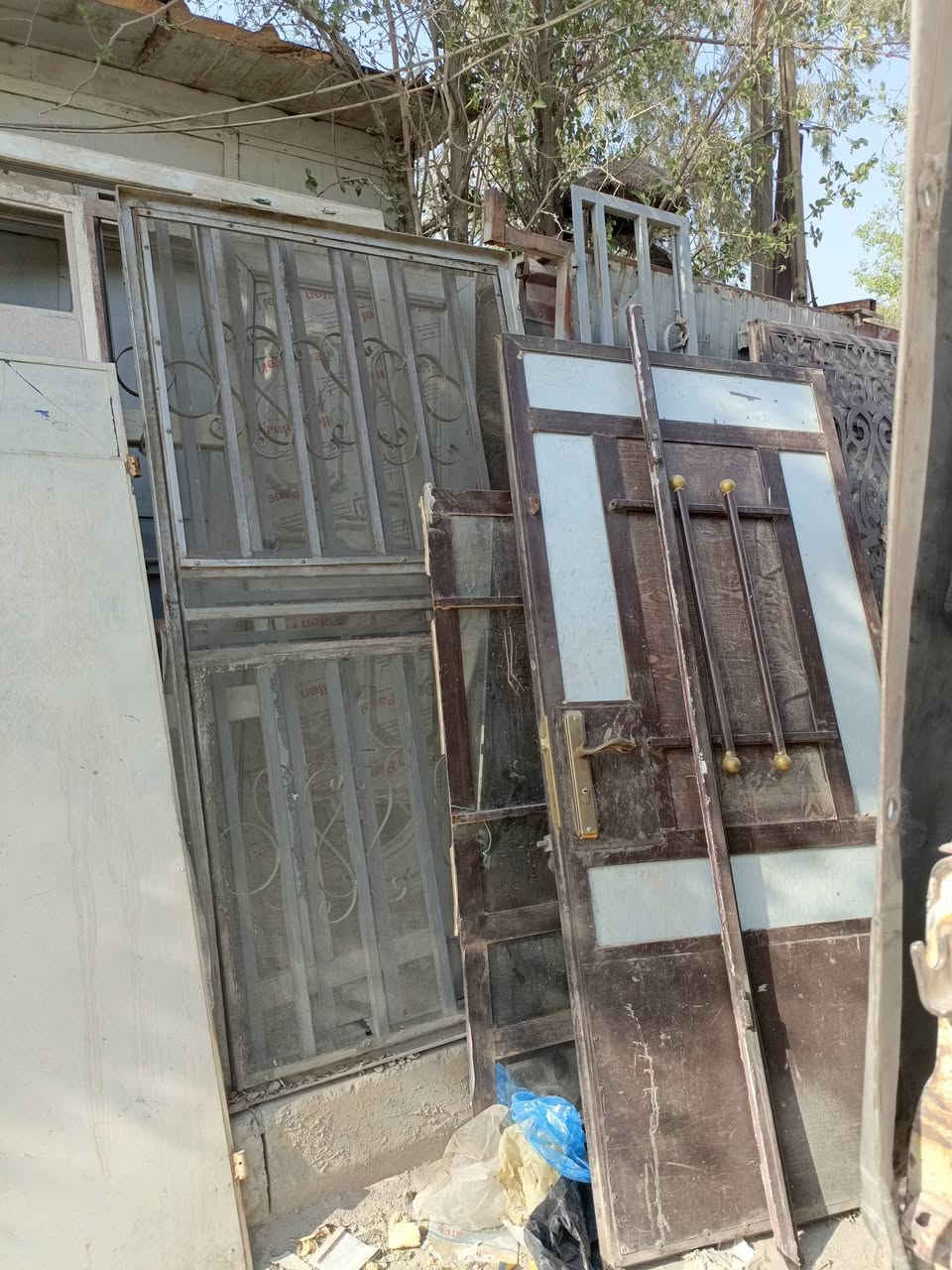 السلام عليكم ورحمة الله وبركاته..
متوفر لدينا وجبة جديدة من الأبواب والشبابيك المستعملة بحالة ممتازة ونظافة عالية 
​باب خارجي / حديد (نقشة سي إن سي / نقشة الشجرة): متين وثقيل، 
​أبواب حديد وحشوات داخلية: موديلات حديثة ومتنوعة.
​شبابيك حديد وألمنيوم: متوفرة بقياسات مختلفة وأشكال ممتازة.
​📌 المعاينة: [بغداد/ الدورة]
💰 السعر: أسعار مناسبة وتنافسية تبدأ من 75-150 الف (تواصل خاص أو اتصل لمعرفة سعر القطعة).
​📞 للتواصل والاستفسار:التواصل عبر رسائل الصفحة.

#ابواب #حديد #بغداد #العراق #ابواب_مستعملة

نص مكتوب في الصور:
- مترين * متر ونص